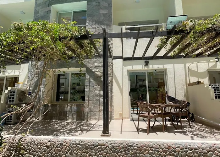 Apartmanhotel Unit In S06 *